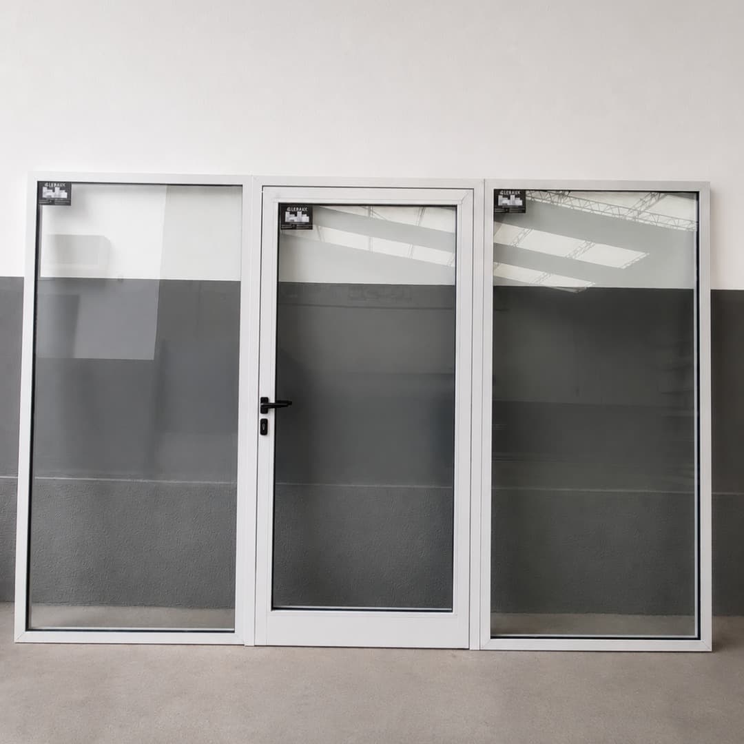 Puerta y Paño fijo para locales comerciales Modena